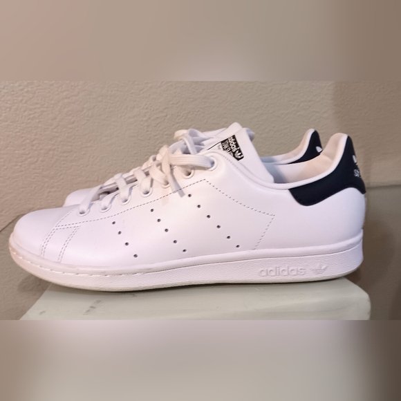 🔥NEW Stan Smith Adidas Sneakers - Picture 3 of 7